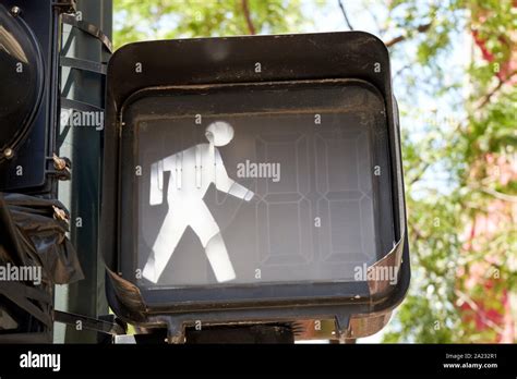 Street Crossing Signals Hi Res Stock Photography And Images Alamy