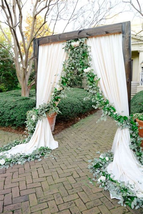 10 Most Creative Wedding Entrance Walkway For Your Wedding
