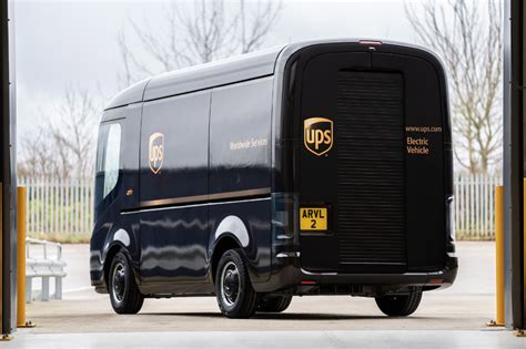 UPS Delivery Vans Get Electric Makeover By Arrival Delivery Truck Delivery Van Electricity