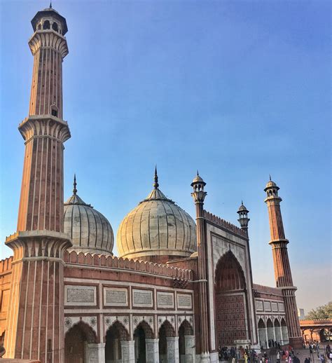 Visit the largest mosque in Delhi - Jama Masjid