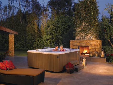 Using Your Hot Tub In The Summer With Summertimer Hot Tubs 101