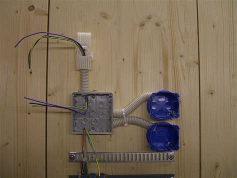 Schaltplan zwei bewegungsmelder eine lampe. Wechselschaltung anschliessen und verdrahten - Elektricks.com