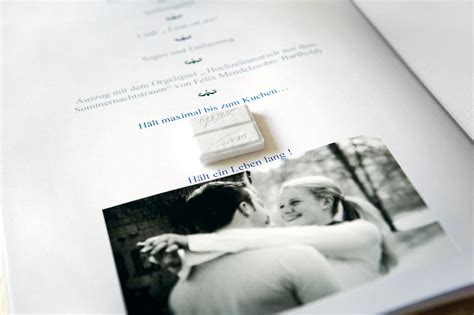 Ein attraktives rechnungsdesign hinterlässt bei deinen kunden einen professionellen eindruck. Galerie: Beispiele für euer Kirchenheft zur Hochzeit - Hochzeit planen mit weddingstyle