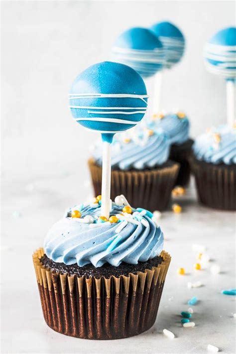 Wenn nicht, dann möchten wie ihnen dieses niedliche und spaßige dessert heute vorstellen. Cake pop Cupcakes | Rezept | Kuchenlolli, Herzhafte kuchen ...