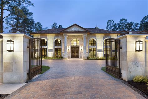 This Elegant Modern Home In Houston Tx Is Approximately 11 000 Square Feet And Reflects The