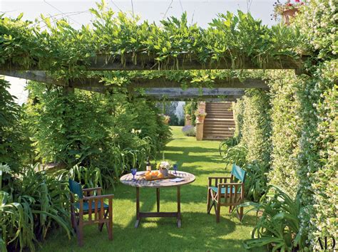 Why You Should Add A Pergola To Your Yard Tuscan Garden Rustic