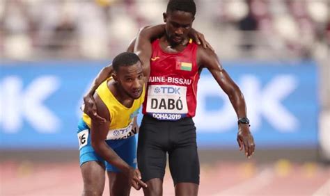 Watch Dabo Helps Busby 2019 Iaaf Doha World Championships Runners