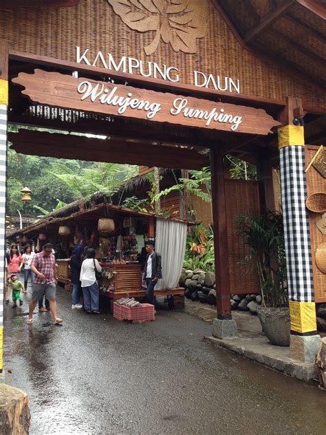 Kampung Daun Bandung Restoran Keluarga Nuansa Alam Di Lembang Urbandung