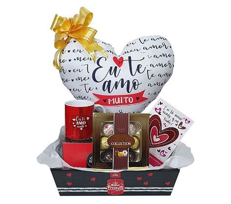 Presente Dia Dos Namorados Kit Cesta Com Almofada Caneca E Cartão Chocolate Ferrero