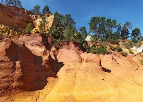 Visit Roussillon On A Trip To France Audley Travel Uk