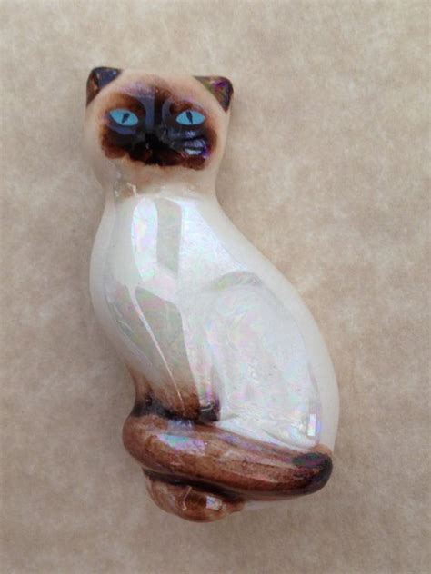 Avon Porcelain Siamese Cat Pin 1982 Etsy Decorating