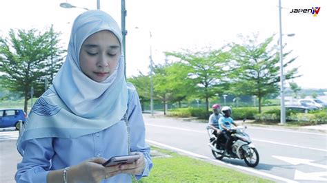 Tapi yang pasti, kalau melihat penampilannya yang serba 'wah', aku percaya dengan pengakuannya itu. Kes jenayah kota