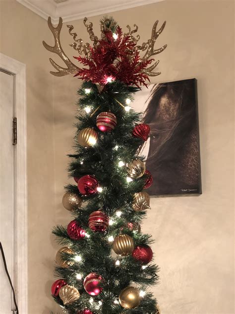 35 awesome silver and white christmas tree decorating ideas & inspirations the colors silver and white are the best colors to remember winter days. Red and gold skinny tree, pencil tree | Christmas deco ...