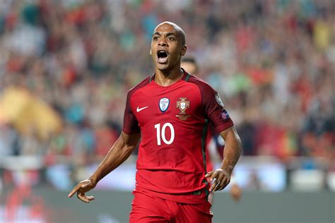 João mário naval da costa eduardo, known as joão mário, is a portuguese professional footballer who plays as a midfielder for s.l. "Sabíamos que íamos passar em primeiro", diz João Mário ...