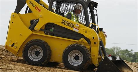 Comparing Wheeled Skid Steers Vs Compact Track Loaders Pumper
