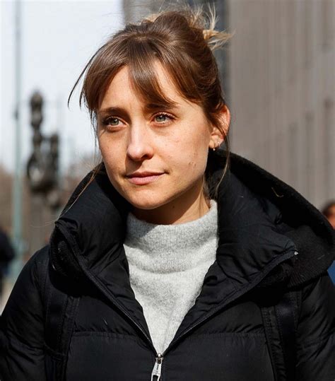 Allison Mack Sentenced To 3 Years In Prison For Nxivm Role Us Weekly