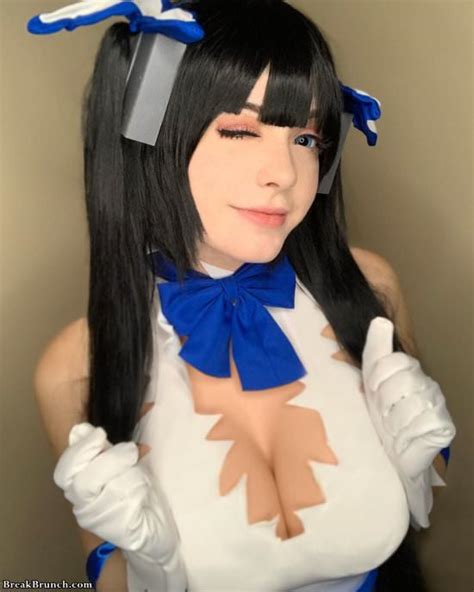 This Cosplay Will Show You Why Hestia Is The Best Anime Girl 4 Pics