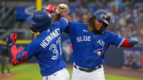 Blue Jays Set To Host 15000 Fans In Return To Toronto Shapiro Ctv News