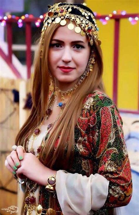 Pin By Soza79 On Kurdishk Käleder Women Beautiful People