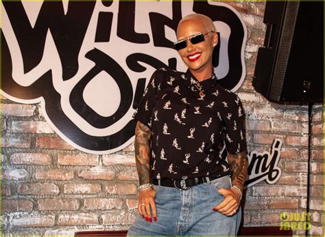 Amber Rose Checks Out Nick Cannons Wild N Out Restaurant Photo