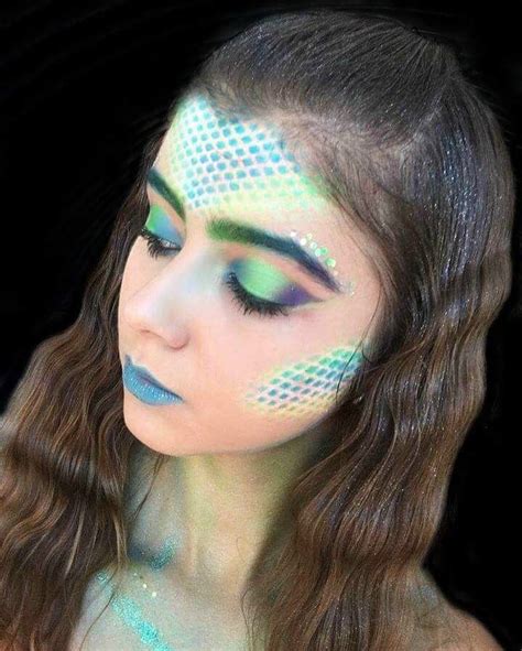 17 Mermaid Makeup Ideas Guaranteed To Make A Splash On Halloween Make