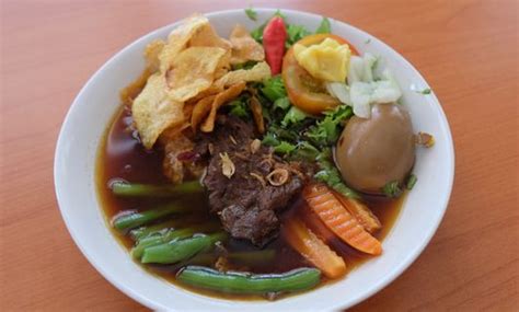 Peringkat 10 restoran  tempat makan enak di Legenda 