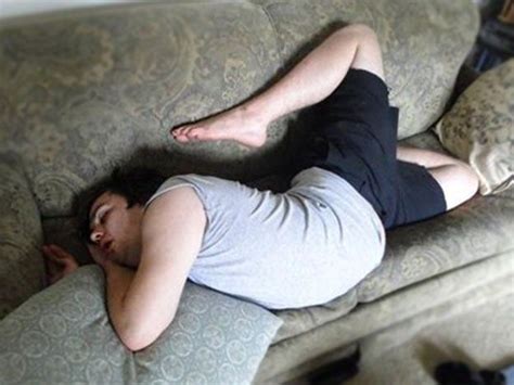 Hilarious Sleeping Positions Gag Loop Sleep Funny How To Fall