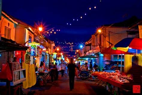 A pasar malam is a street market in indonesia, malaysia, brunei and singapore that opens in the evening, usually in residential neighbourhoods. Jonker Walk Street Melaka. Pasar malam terbaik untuk "Oleh ...