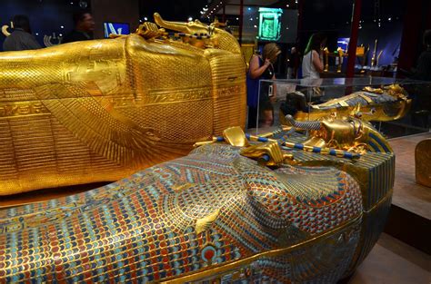 Bk Publishing Discover King Tutankhamuns Treasures