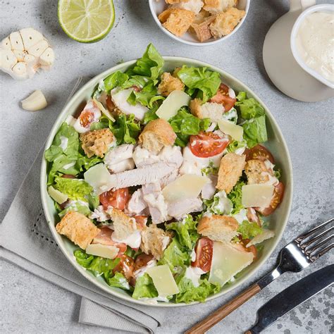 Salade césar au poulet sur Chefclub daily chefclub tv