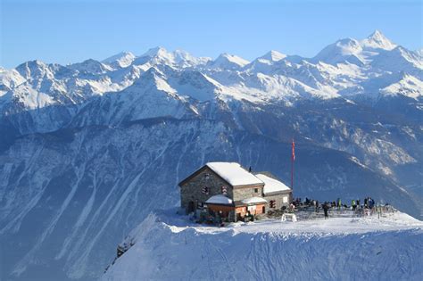 Agoda.com features accommodation options from all over town. Life as a Ski or Snowboard Instructor in Switzerland ...