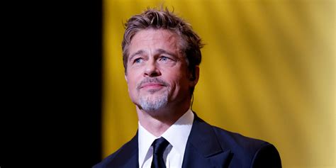 brad pitt s former roommate jason priestley reveals a ‘disgusting game they used to play brad