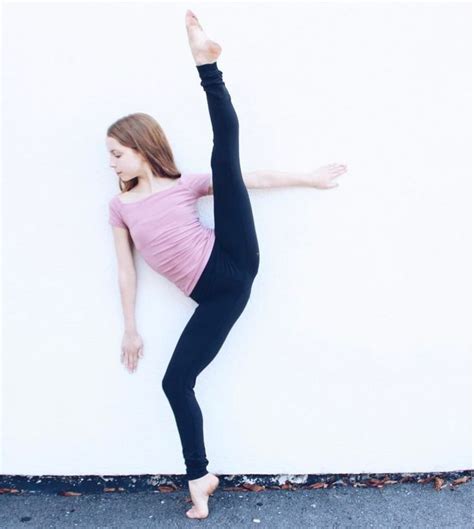 Pin By Tati On Dance Gymnastics Poses Dance Flexibility Stretches