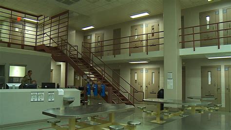 Hennepin Co Leaders Working To Keep Juveniles Out Of Jail Cbs Minnesota