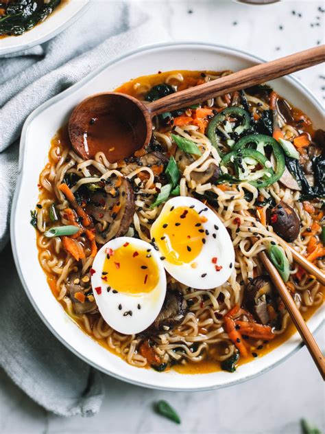 Even if you've resolved to clean up your diet, you may struggle with cutting out your favorite pasta and noodle dishes. Easy Homemade Healthy Ramen Bowl | Recipe | Healthy ramen ...