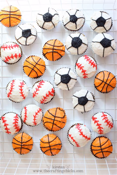 Show off your favorite sport with this wall design. 30 Cool DIY Ideas for The Sports Fan In Your Life
