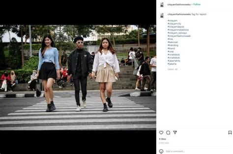 10 Potret Citayam Fashion Week Yang Sedang Viral Bak Model