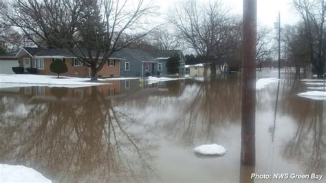 Wisconsin Flooding Along Mississippi River Expected To Rise To Major