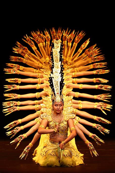 The Bewitching Performance Of Thousand Hand Bodhisattva Dance