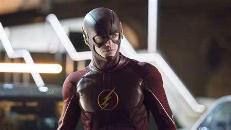 Flash Cw Show Unveils Barry Allens New Suit Variety