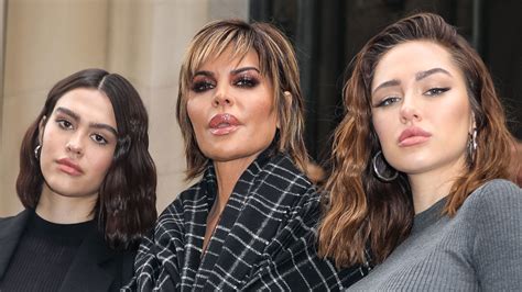 Lisa Rinna Bares All In Nude Photos And Her Daughters Delilah Belle And Amelia Gray Share Shocked