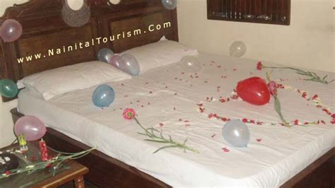 Honeymoon room decoration with flowers, honeymoon room decoration, ideas for romantic honeymoon. NAINITAL TOURISM 1000 + Pages Since 1999 - HONEYMOON ...