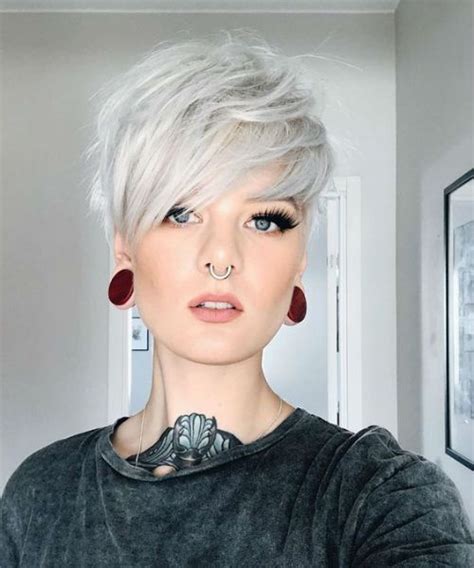 brightest platinum blonde short pixie haircuts for women to look modish in 2020 chic short