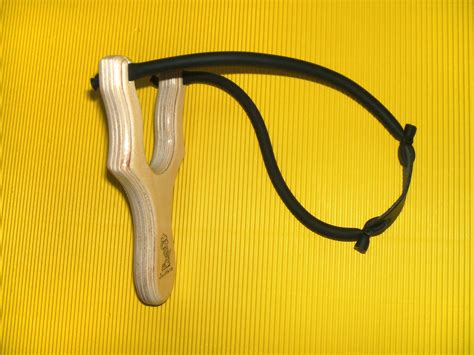 3.1 was ist eine jagdschleuder? Handgefertigte Multiplex-Schleuder Zwistel XL + 25 ...