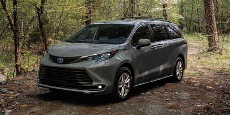 2022 Toyota Sienna Review, Pricing, and Specs
