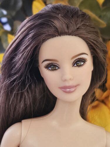 Barbie The Twilight Saga Bella Doll Straight Brunette Hair Jointed