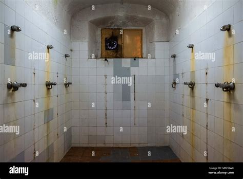 Prison Shower Hi Res Stock Photography And Images Alamy