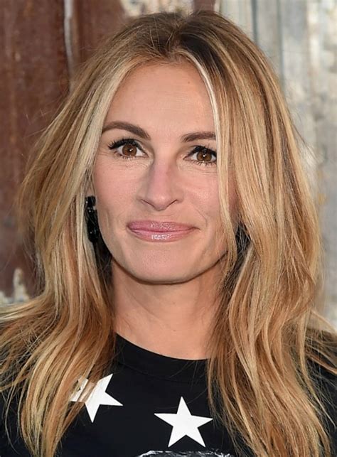 If so, please try restarting your browser. Julia Roberts salary per movie, houses, cars.