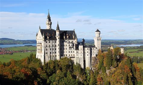 Castle neuschwanstein is a castle in southern germany that was built from 1868 until it's final completion in 1892. Castello di Neuschwanstein | JuzaPhoto