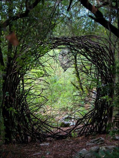 Artist Spent A Year In The Woods Creating Mysterious Sculptures Barnorama